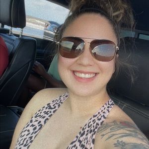 Meet your Posher, Stephanie